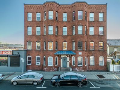 650 High St, Holyoke, MA, 01040