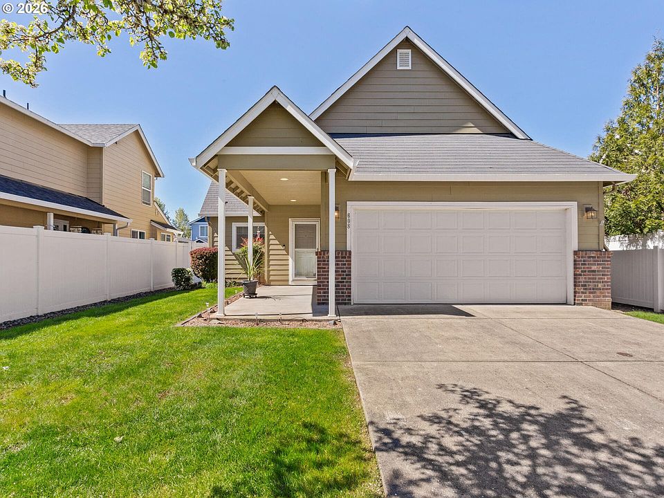 1st image of 608 SE 15th Ave