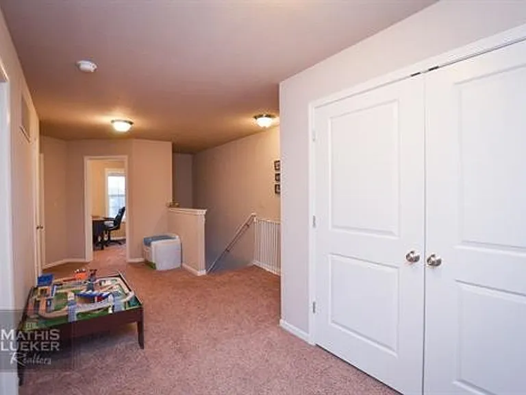 1718 Sutter Woods Rd — Photo 8