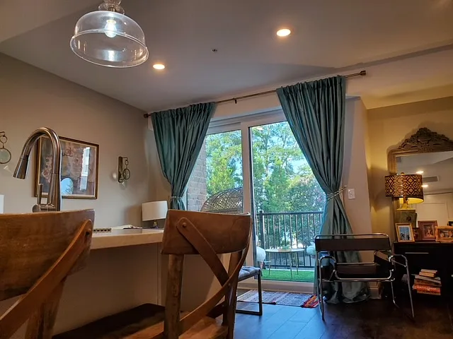 1 bed, 596 sqft, $1,750 — Photo 2