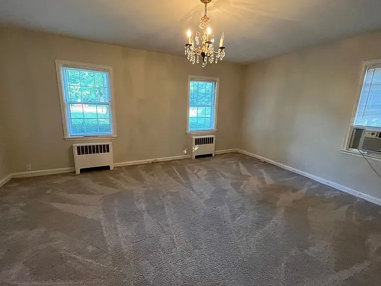 3323 Lakeshore Dr — Photo 7
