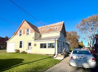 30 Gould St, Whitewater Region, ON K0J1K0