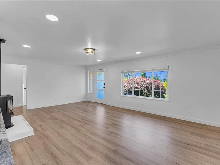 6211 W Magnolia Ave — Photo 8