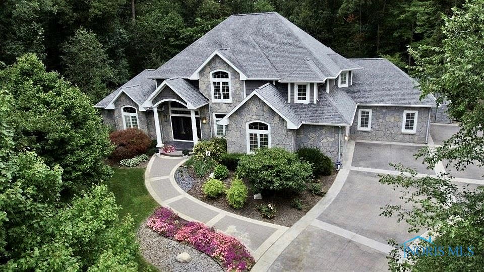 1st image of 126 Turnberry Dr