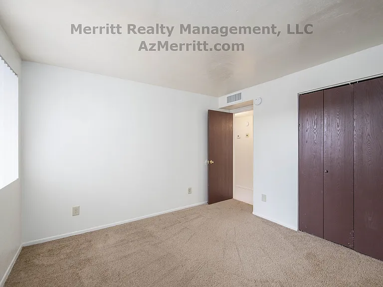 4407 E Edison St — Photo 3