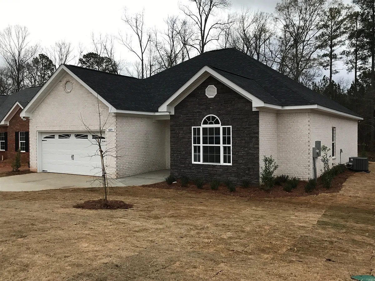 Building Photo - 1605 N Camden Dr