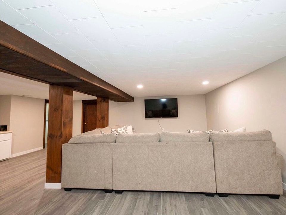 1st image of 527 Brown Ave #1A
