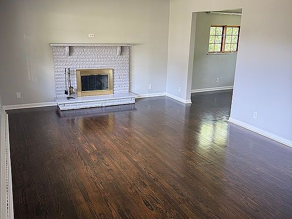 5th image of 411 Belrose Dr