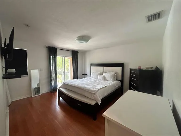 238 SE 2nd Ave #Townhouse 238 — Photo 22