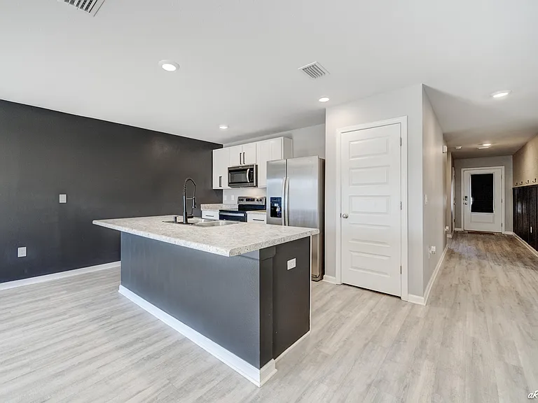 4920 Shurer Ln — Photo 10