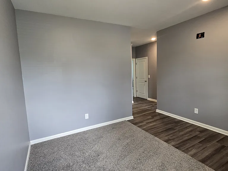 104 McCall Way — Photo 2