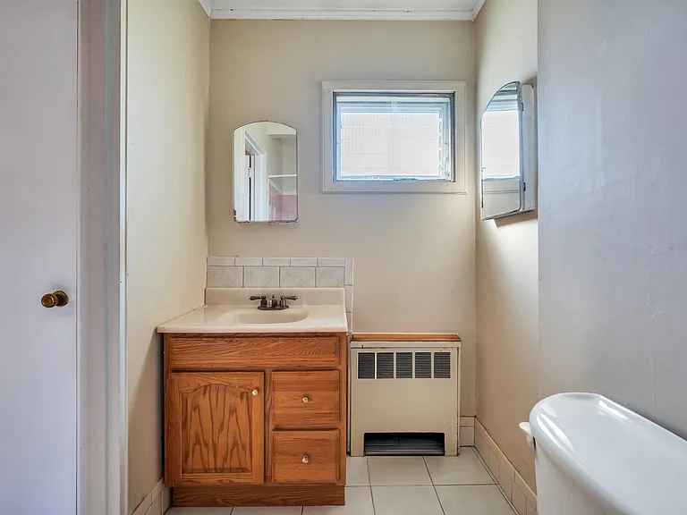 99 Dean St — Photo 15
