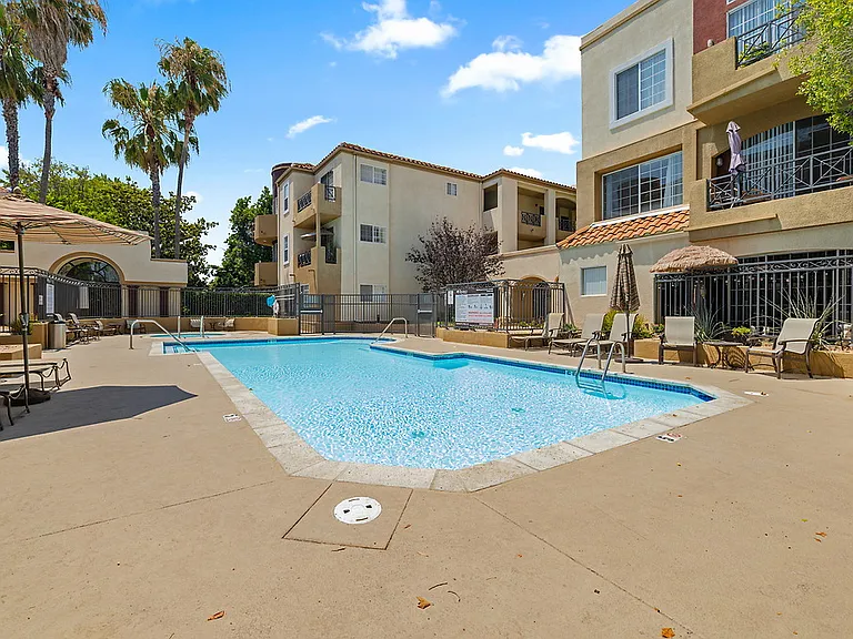 Regency at Encino — Photo 14