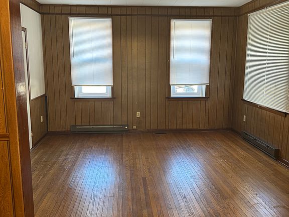 5th image of 542 W King St #1
