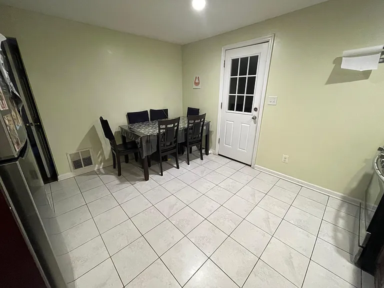 127 Auth Ave — Photo 2