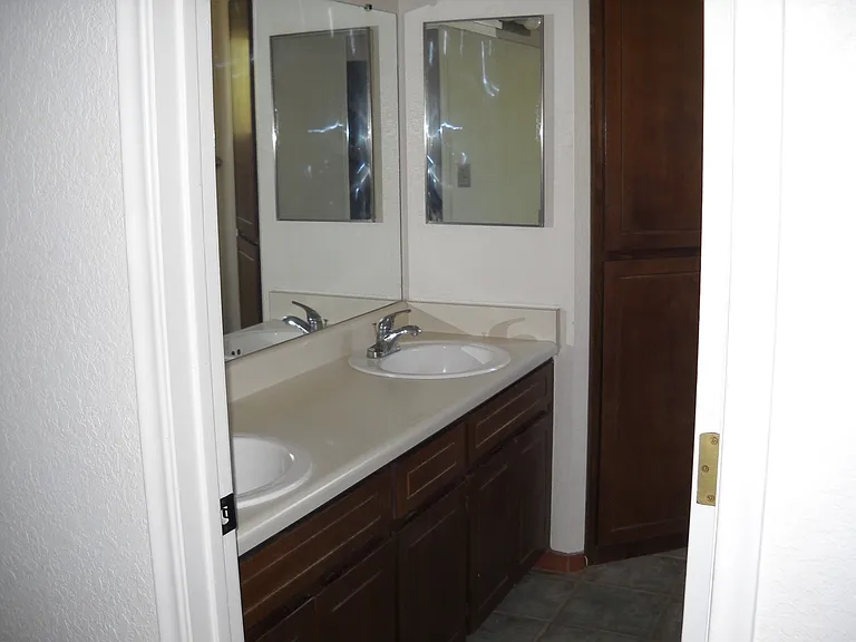 2210 Iris Dr — Photo 19