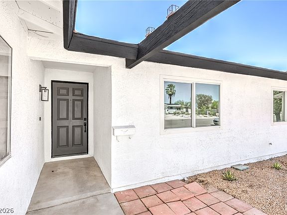 3rd image of 434 Scenic Dr
