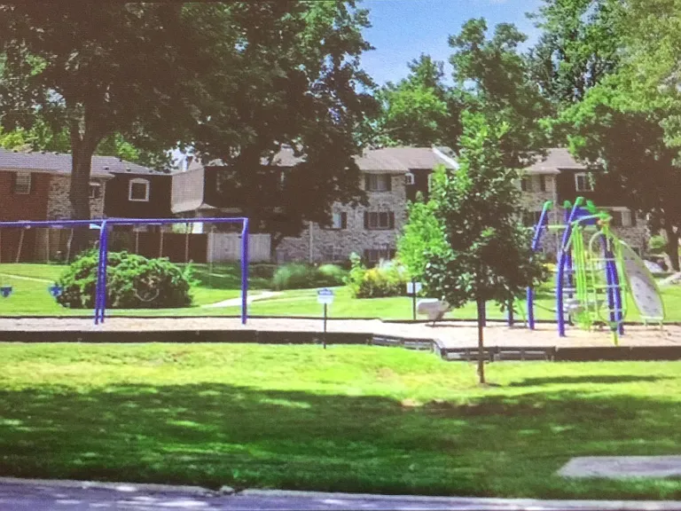 8341 Woodward St — Photo 12