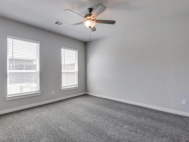 736 Wheatfield Dr — Photo 18