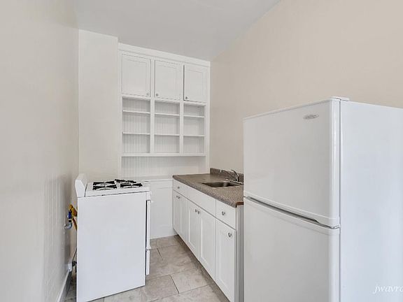 5th image of 2345 Washington St APT 102