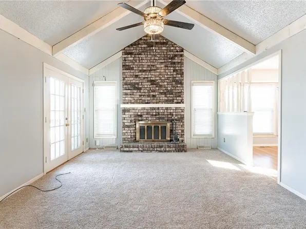 7629 N Park Ave, Gladstone, MO 64118
