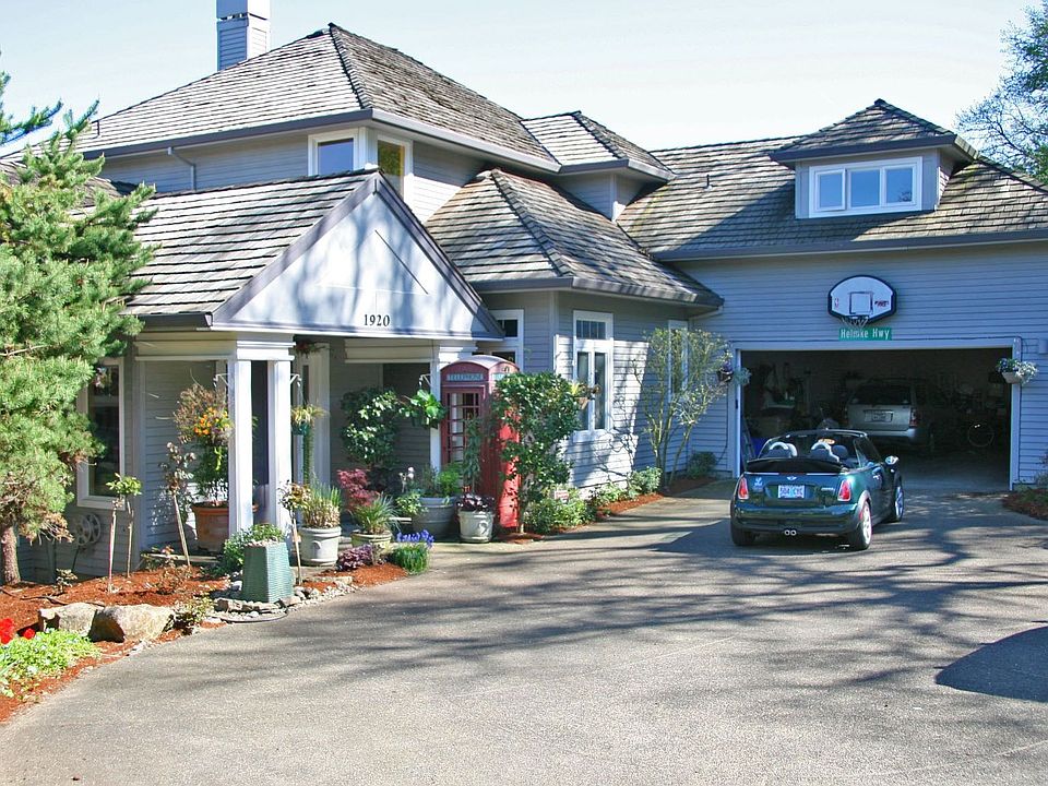 Driveway and Entry