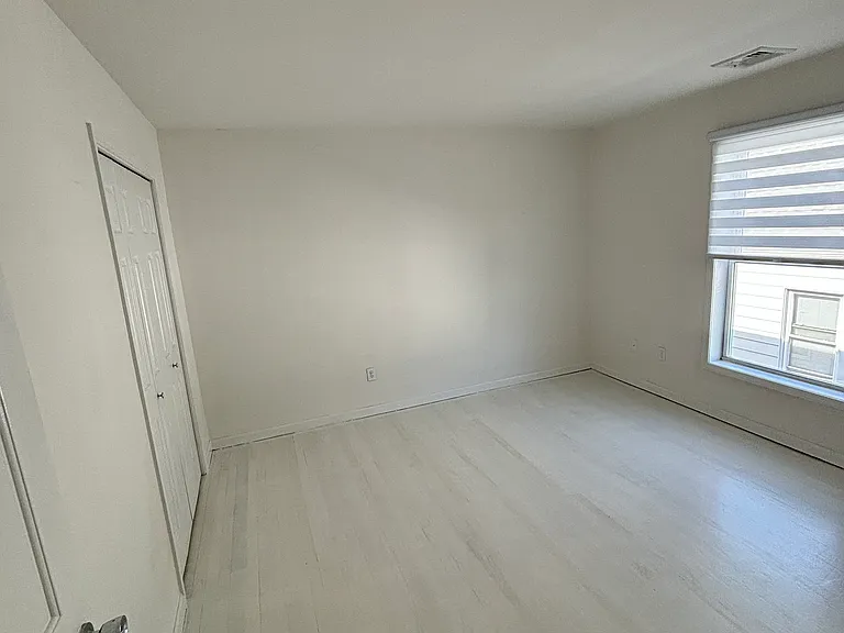 235 Keen St #1R — Photo 11