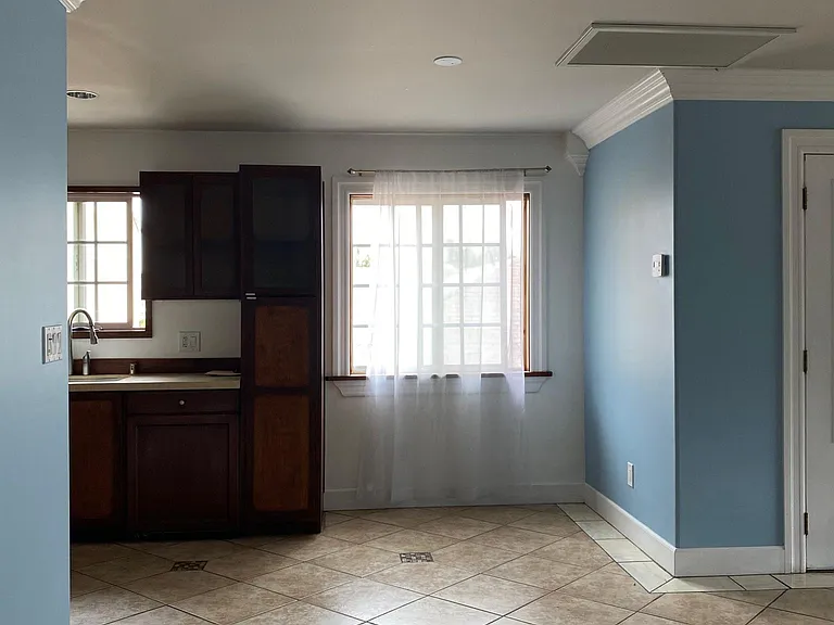 4541 Saint Elmo Dr — Photo 5