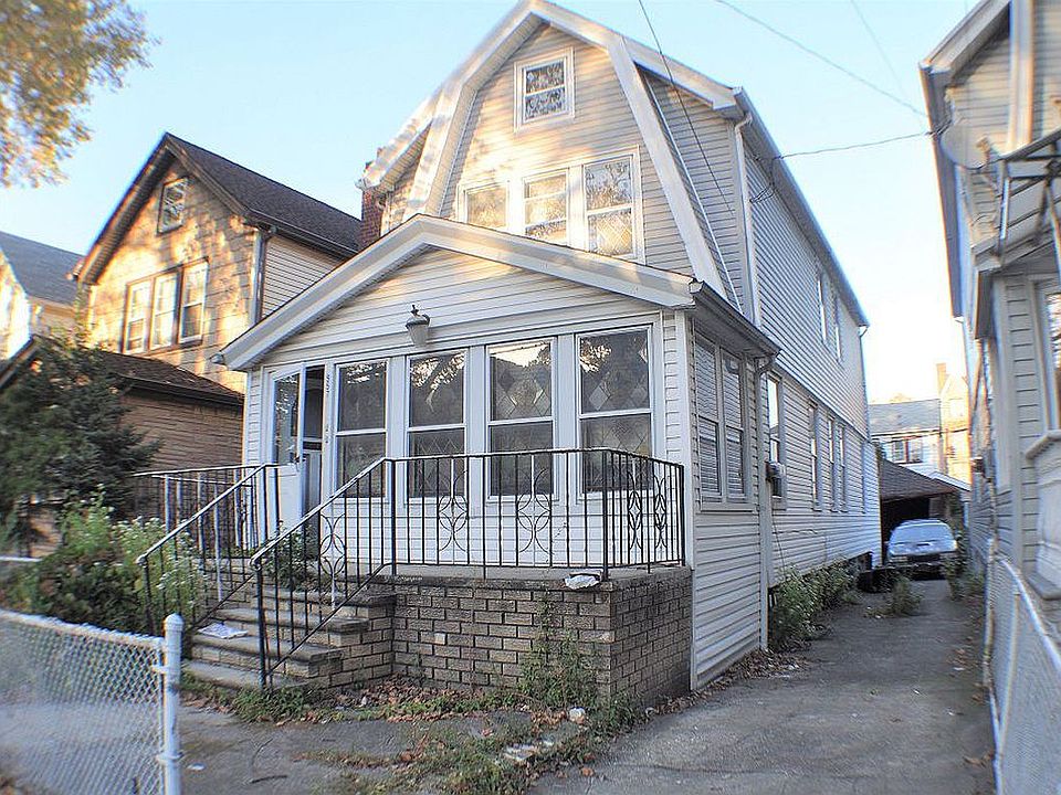 1st image of 957 E 93rd St #1