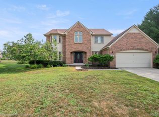 45846 Rockledge Dr, Plymouth, MI 48170