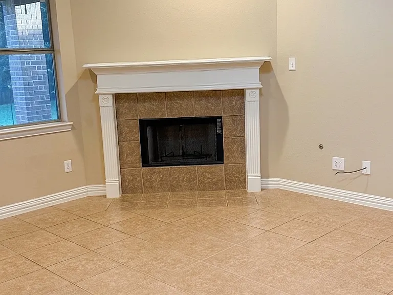 107 Mallory Ln — Photo 4