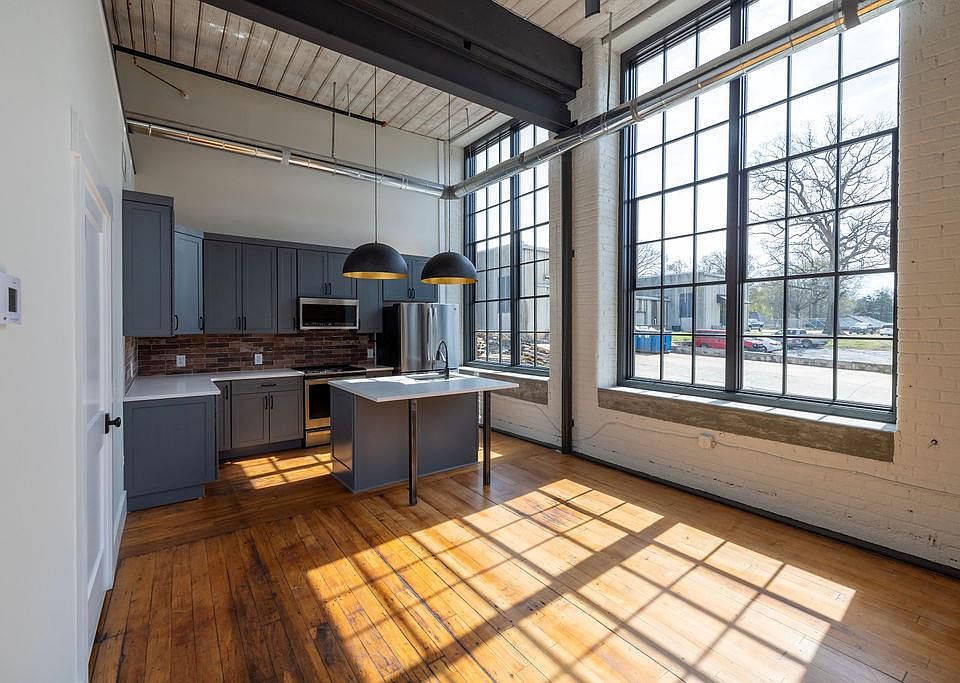 1st image of 200U Barrett St #217