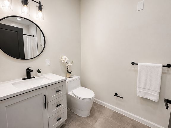 4th image of 360 Van Houten St #401