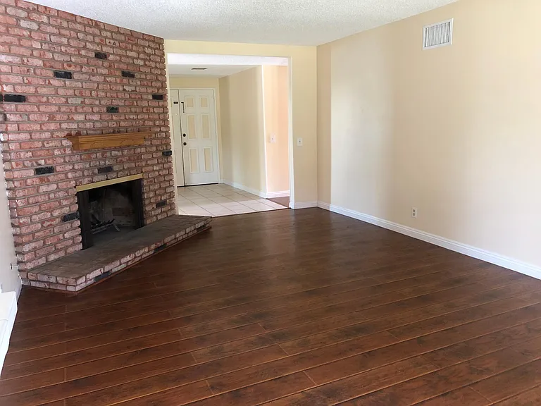 2159 Edinboro Ave — Photo 4
