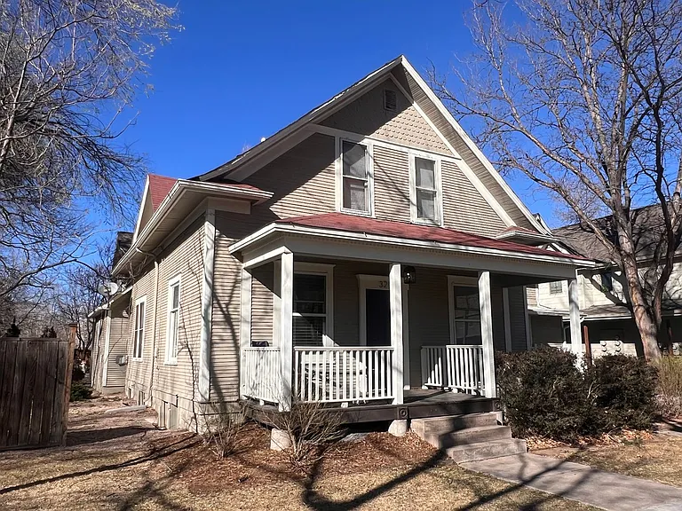 318-320 W Myrtle St — Photo 19