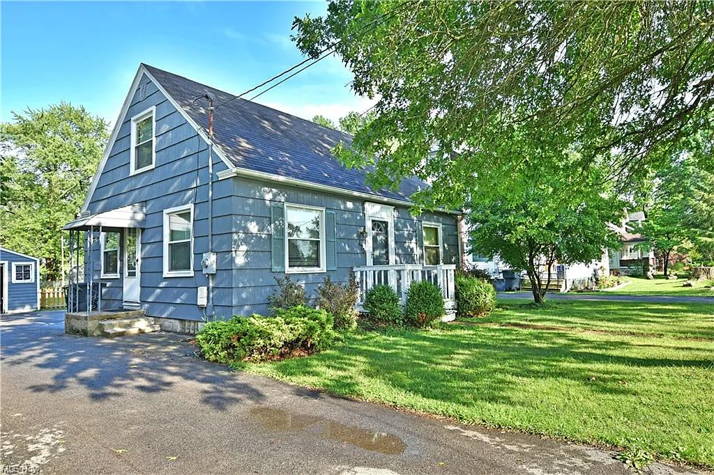 875 Perkinswood Blvd SE photo 1