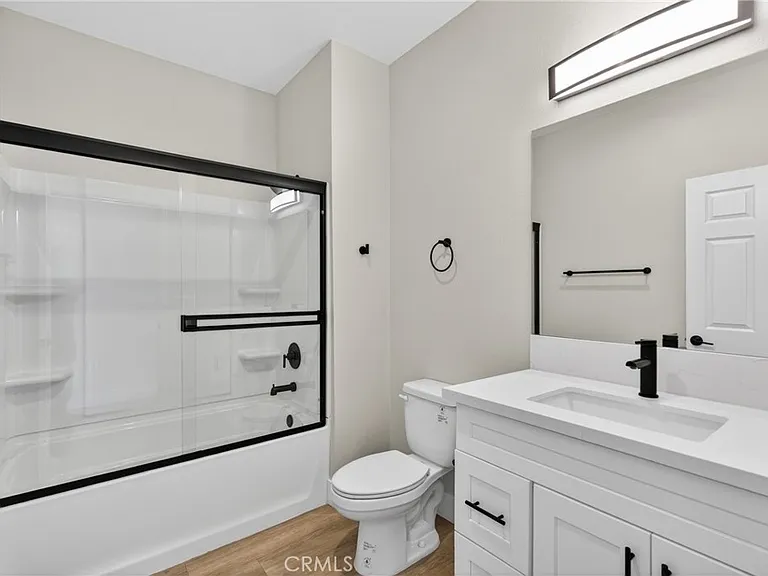 8414 Burnet Ave — Photo 18
