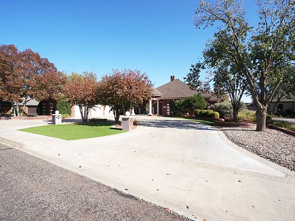 3rd image of 94 San Clemente Cir