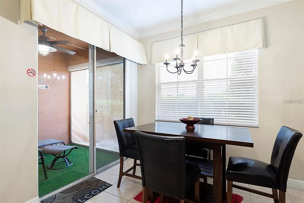 3 bed, 2.5 bath, 1685 sqft, $2,400 — Photo 4