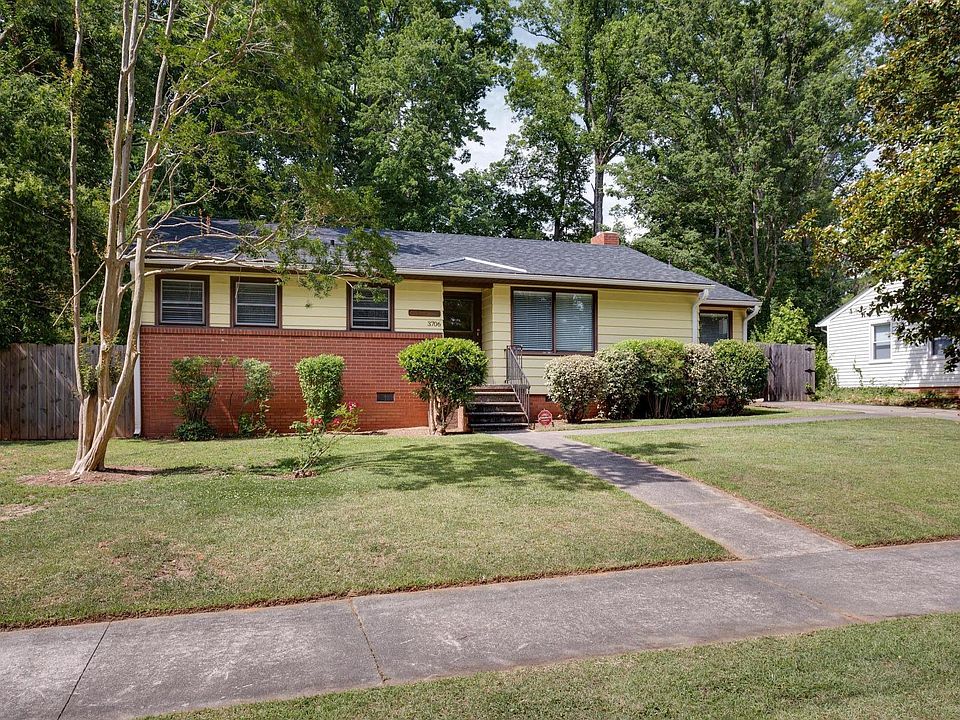 WELCOME HOME to 3706 Parkwood Drive!