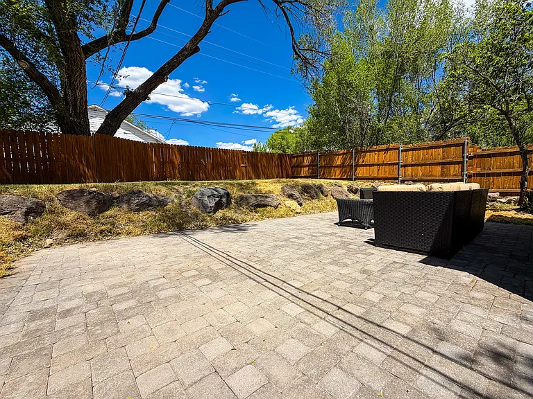 625 S Lone Tree Rd — Photo 17