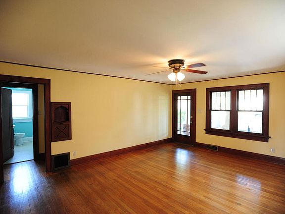 3rd image of 1306 S 32nd St