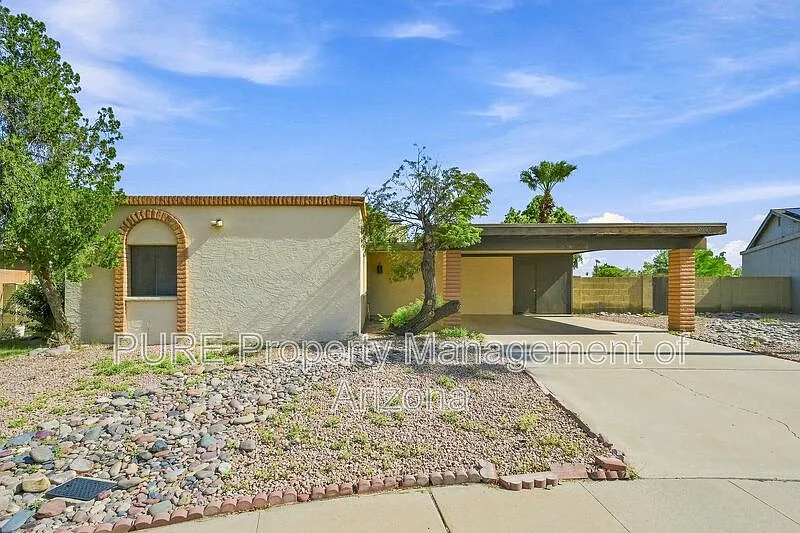 3 bed, 2.0 bath, 1344 sqft, $2,125 — Photo 1