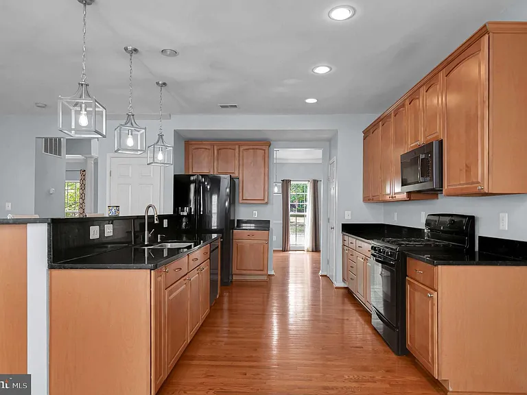 2548 Port Potomac Ave — Photo 12