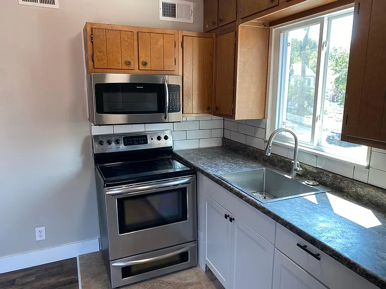 3851 Dewey Ave #4 — Photo 4