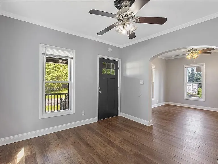 203 Maple St #1 — Photo 3