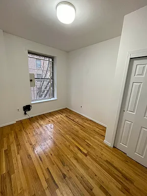 Rented by Salon Realty Corp | media 6