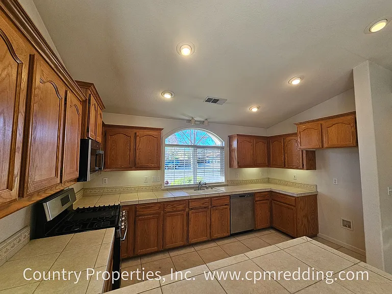 3875 Meadow Oak Way — Photo 3