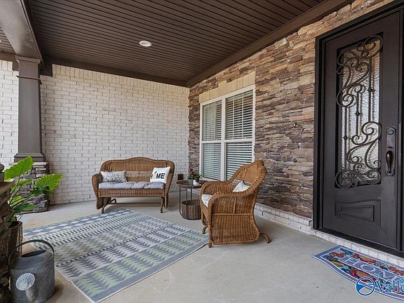 3rd image of 7512 Grayhawk Ct SE