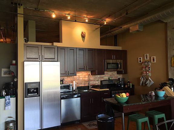 Updated Kitchen w/ granite counterops